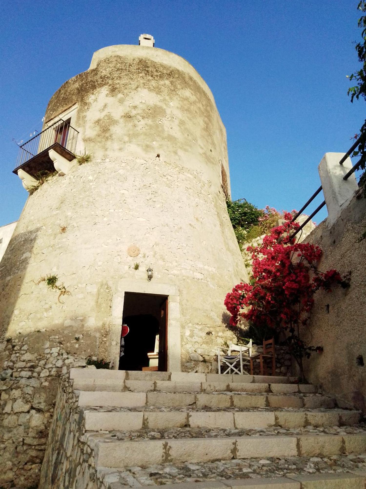 Torre La Mezzaluna Vieste Exterior foto